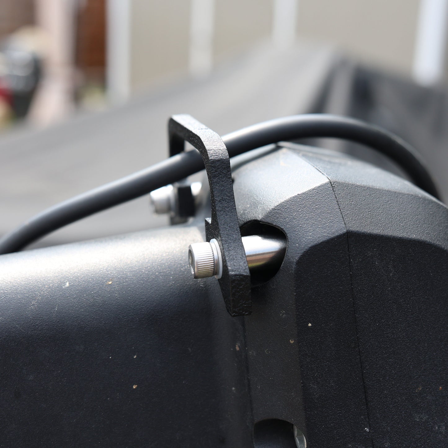 SAVER- Ultrex Quest Cable Management Bracket